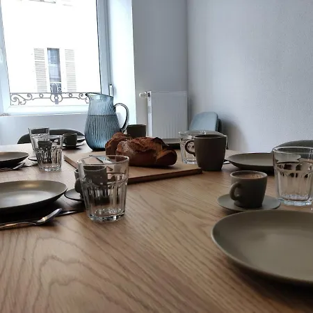 Chaleureux Appartement Centre Ville Restaurants Et Bars Appartement